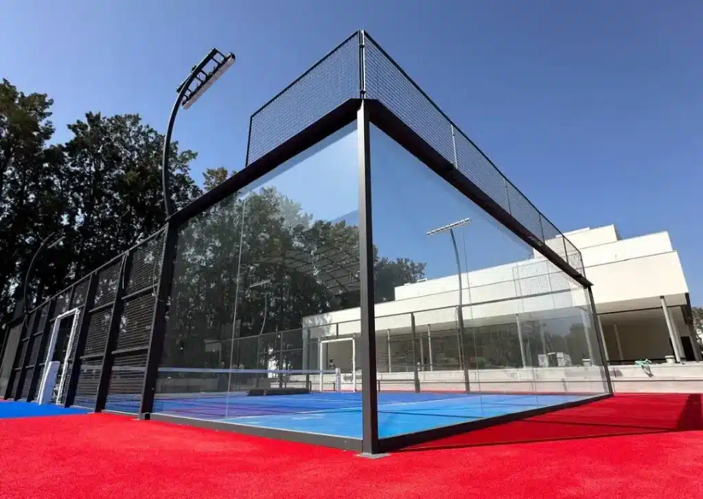 terrain padel panoramique Portico Sport verre trempé structure noire Maroc 2026